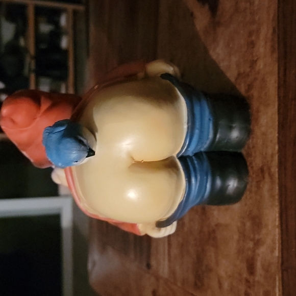 Cute and inappropriate garden gnome - Picture 2 of 8
